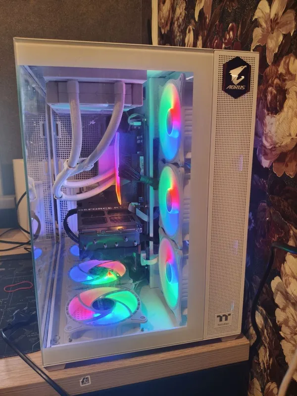 Ryzen 9, 32gbd dr5, rtx 4070ti super 16gb , 1tb ssd nvme 4
