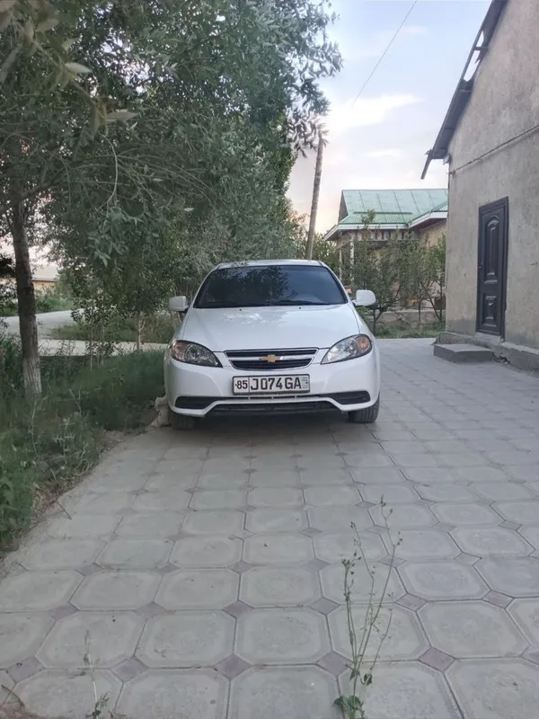 Chevrolet jentra 1