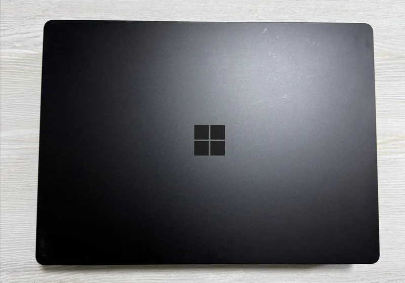 Microsoft laptop 3, I7-10, 16/256GB 2 Microsoft laptop 3, I7-10, 16/256GB 2