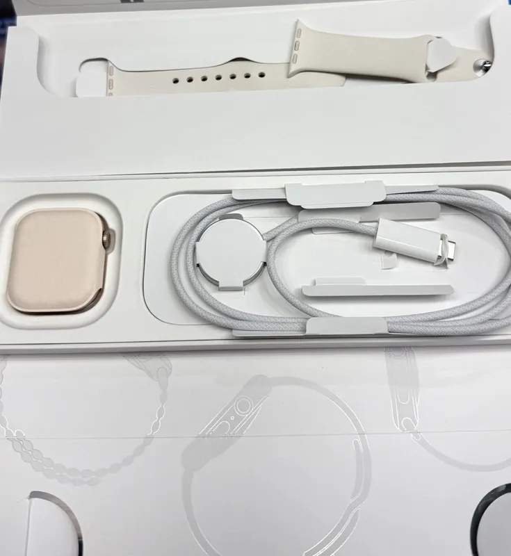 Apple Watch 11 42mm sotiladi 1 Apple Watch 11 42mm sotiladi 1