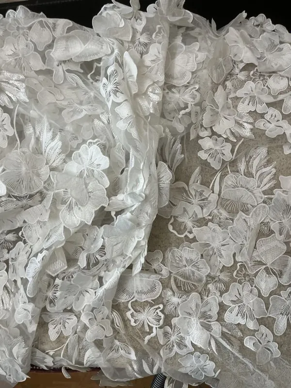 Oq rangli 3D mato (fatinda hajmli gullar) 8 Oq rangli 3D mato (fatinda hajmli gullar) 8