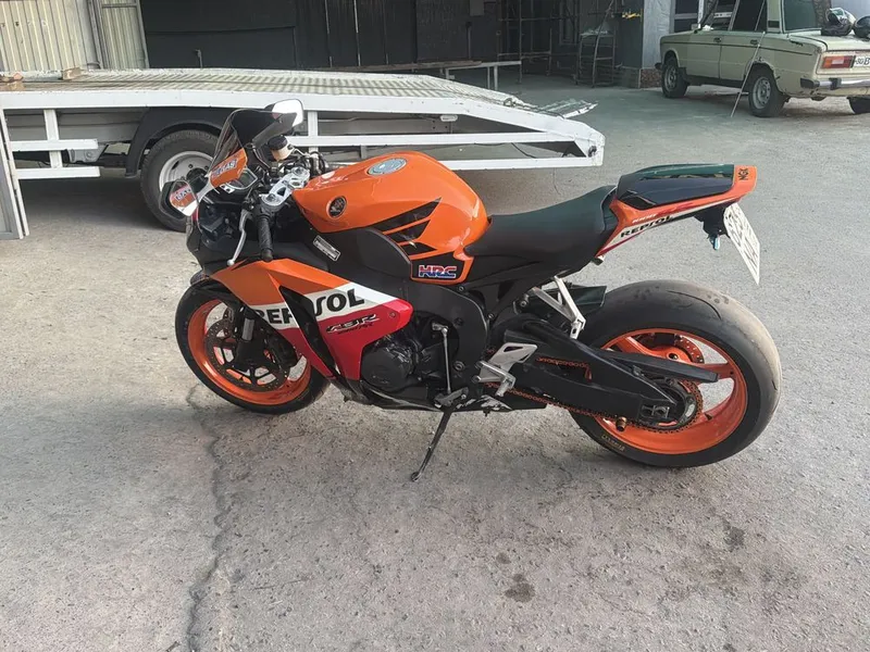 Honda CBR1000rr 4 Honda CBR1000rr 4
