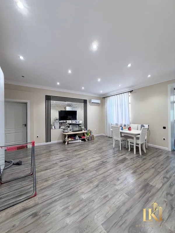 1 xonali kvartira sotiladi, 43 m², 2/7, yevroremont, mebel va texnika bilan (Mirobod tumani) 2