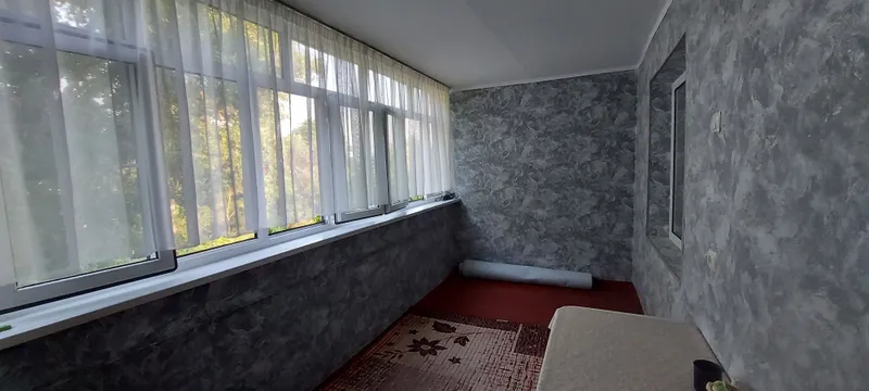 Сдаётся 1 ком октябрь с большим балконом 2×6
