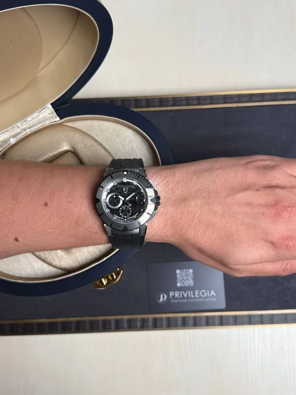 Harry Winston Ocean Sport Chronograph 44mm 3 Harry Winston Ocean Sport Chronograph 44mm 3