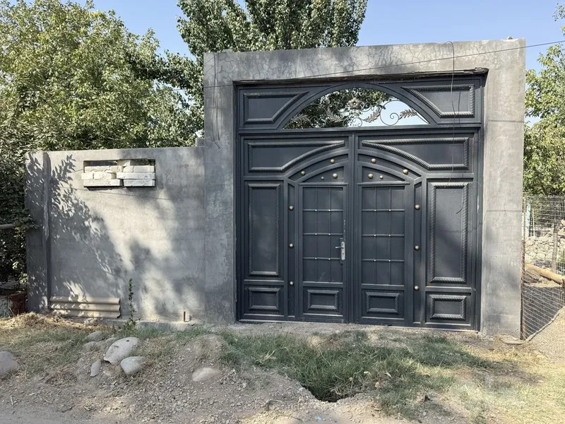 Участок в янгибазаре 1
