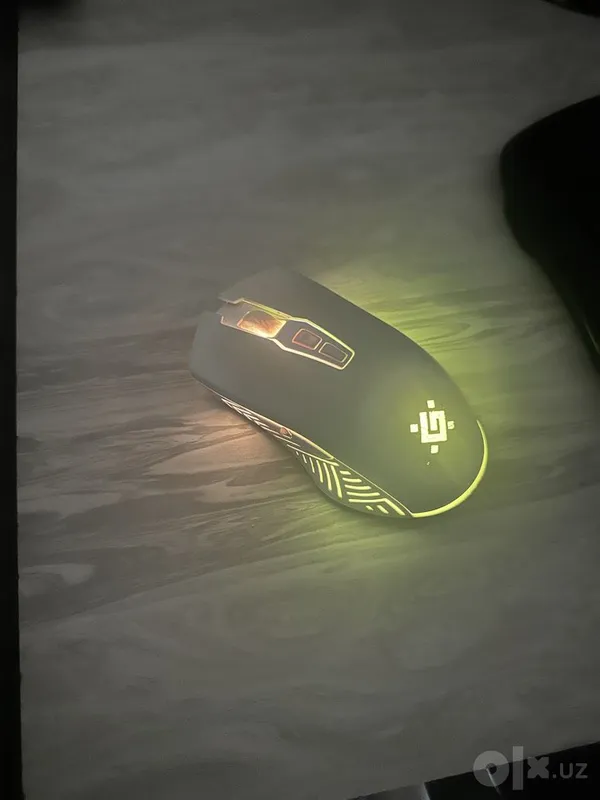 RGB yoritgichli simsiz o‘yin sichqonchasini sotaman 2 RGB yoritgichli simsiz o‘yin sichqonchasini sotaman 2