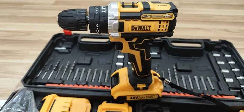Дрель шуруповерт. Новый. Многофункциональная дрель шуруповерт (DeWALT 1