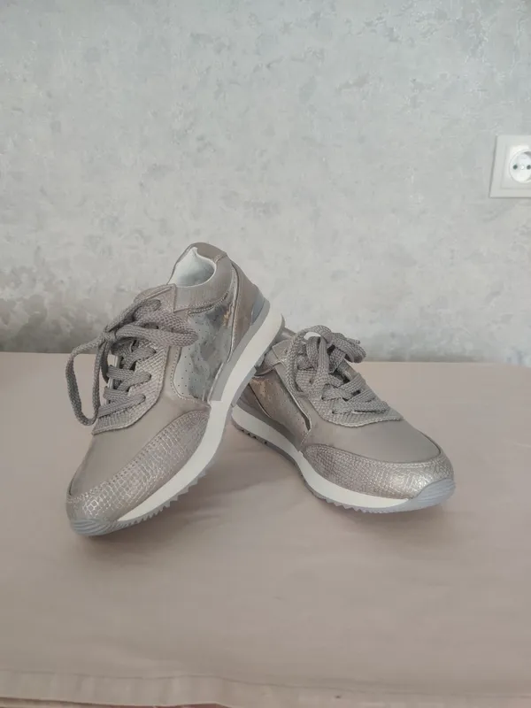 женские кроссовки 1