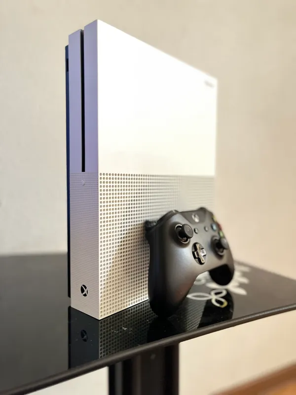 xbox one s 1 TB 8 игры