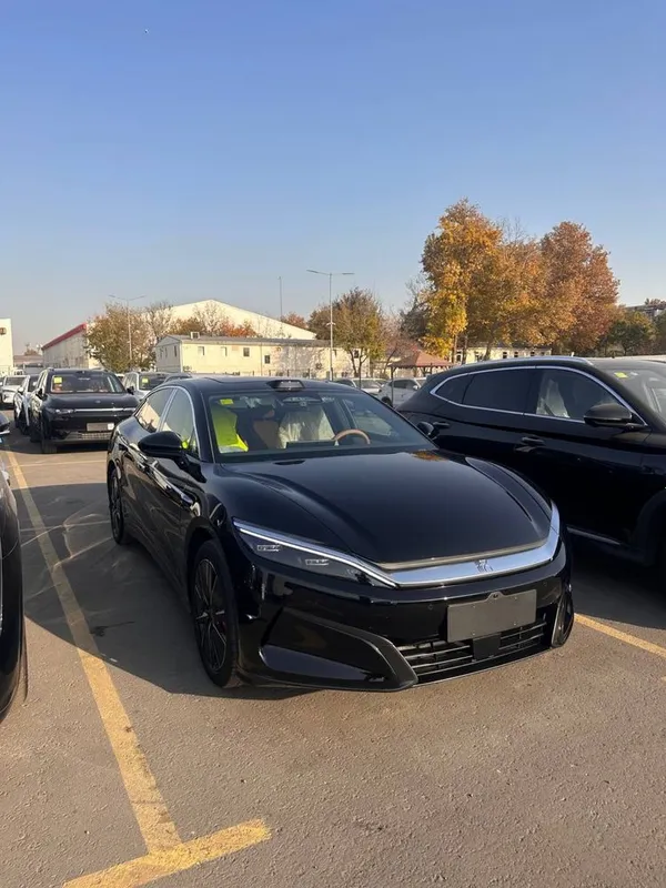 BYD HAN L 1 позиция 2025 год 1 BYD HAN L 1 позиция 2025 год 1