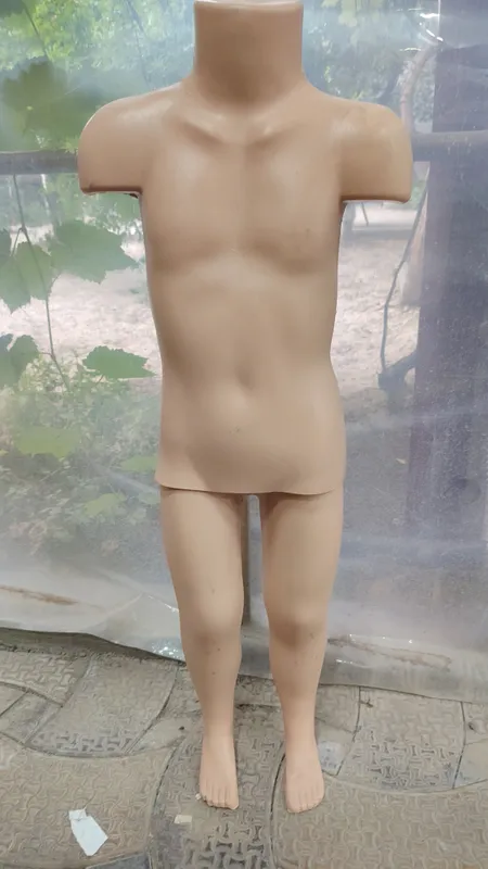 Detskiy maniken (sotiladigan kiyimlar uchun)