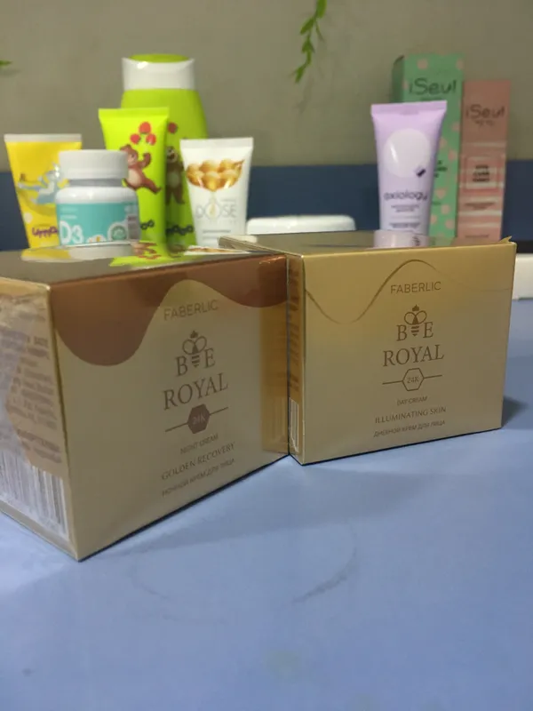 Набор дневного и ночного крема Bee Royal 1