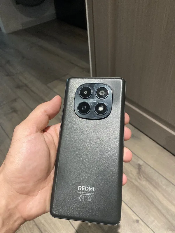 Оригинал redmi note 15 - 8/256 черный почти новый — фото 2