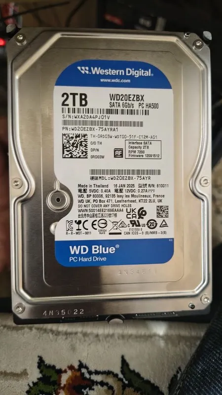 HDD 2 TB ( original ) HDD 2 TB ( original )