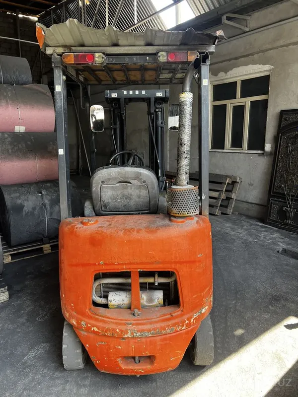 Продаётся вилочный погрузчик (кара) DOOSAN 3 Продаётся вилочный погрузчик (кара) DOOSAN 3