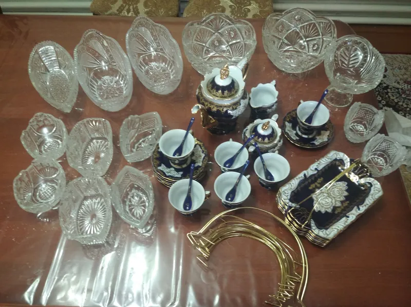 xrustallar 5 ta kotta 8 ta kicik servizlar toplam