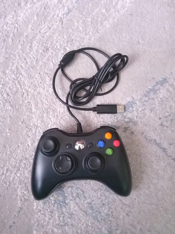 Xbox360 controller (pc)
Holati yaxshi. Faqat kompy