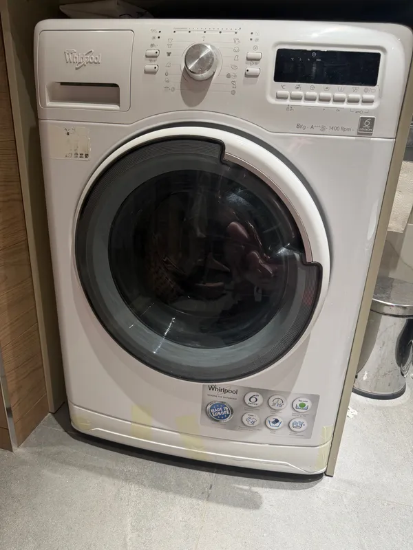 Продаётся стиральная машина Whirlpool 8 кг