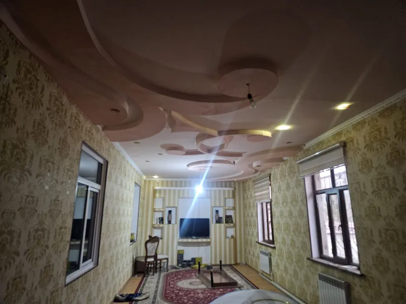 6 sotiklik uchaska yengi hayot tumanidan 1 ta yol ajratib turibdi