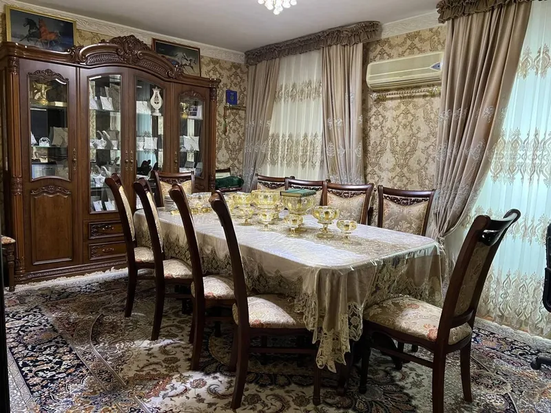 Продам Госпитальный рынок 5 комнат