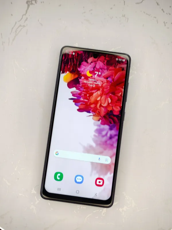 Samsung Galaxy S20 FE 5G — фото 1