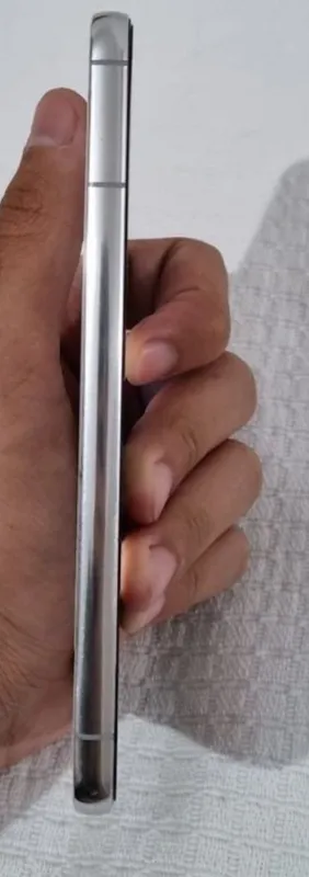 Samsung S22 256gb karobkasi bor zavod ideal 2 Samsung S22 256gb karobkasi bor zavod ideal 2