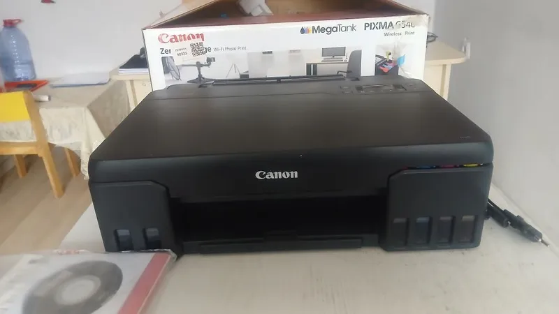 Printer sotiladi. Canon svetnoy 6 xil rangli