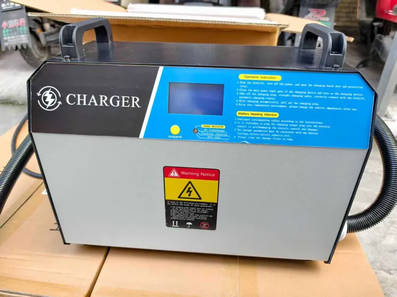 Тяговые зарядные устройства (24V, 48V, 80V)