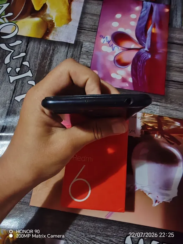 redmi 6 ekrani singan kamerani shishasi yoʻq 2