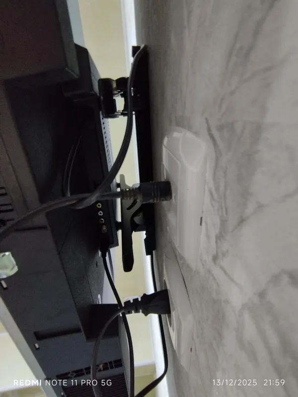 Televizor Samsung olinganiga 3 yil bo'ldi 4K 45talik — фото 2