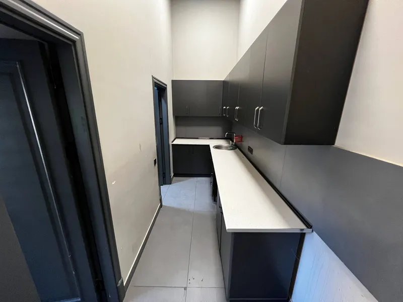 Срочно сдаётся коммерческое помещение 264 м² 9 Срочно сдаётся коммерческое помещение 264 м² 9