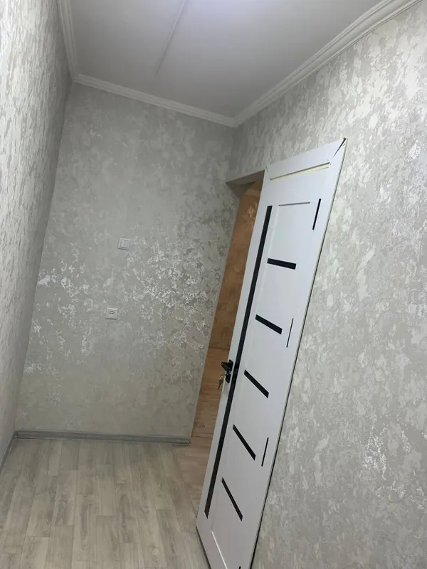 Облгаз олдида 2 хонали уй сотилади