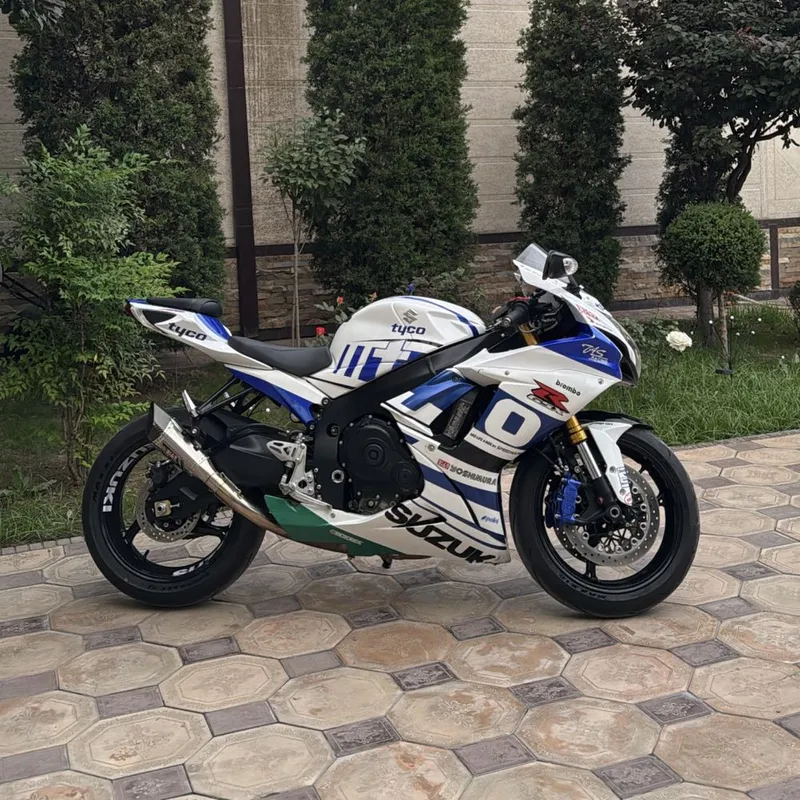 Suzuki GSX-R 750 L4 — фото 1