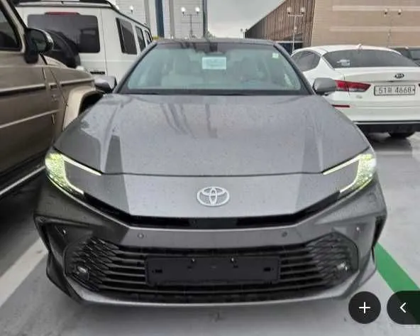 Toyota Camry FULL — фото 1