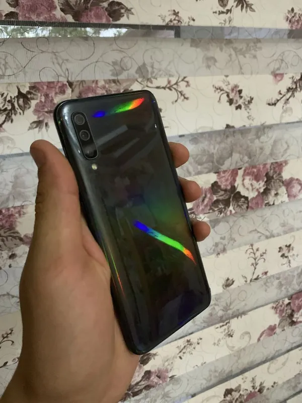 Samsung A50 64Gb состояние как на фото 1 Samsung A50 64Gb состояние как на фото 1