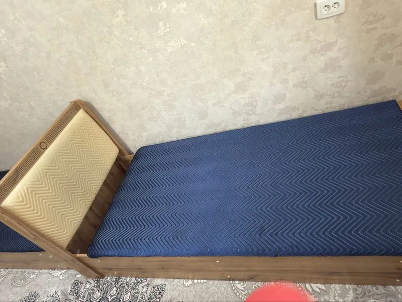 Продаётся односпальновые кровати б/у. 4 Продаётся односпальновые кровати б/у. 4