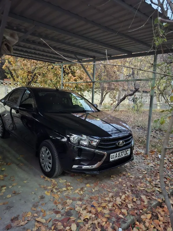 Lada vesta кофрот 1 Lada vesta кофрот 1
