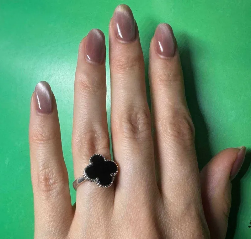Серебро кольцо-Van Cleef & Arpels Alhambra. проба-925 РАЗМЕР-17. 3грам 4 Серебро кольцо-Van Cleef & Arpels Alhambra. проба-925 РАЗМЕР-17. 3грам 4