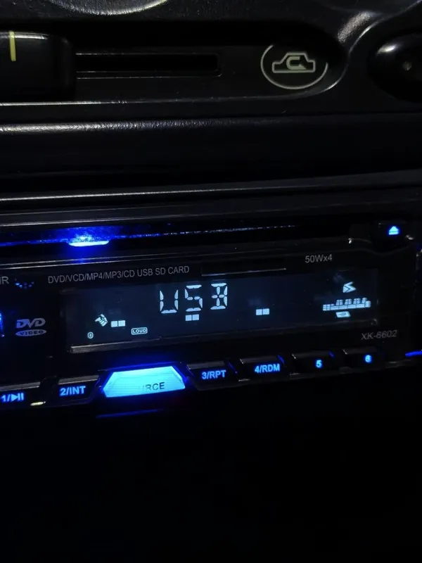 Магнитофон BT Disc Usb SD Aux Radio — фото 4