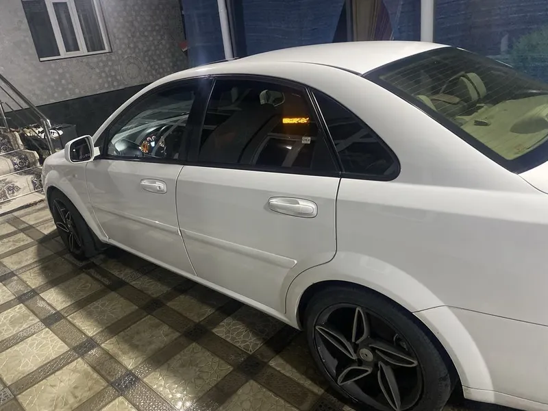Chevrolet jentra 4-pozitsa 2020 kuzof 2021 avtomat