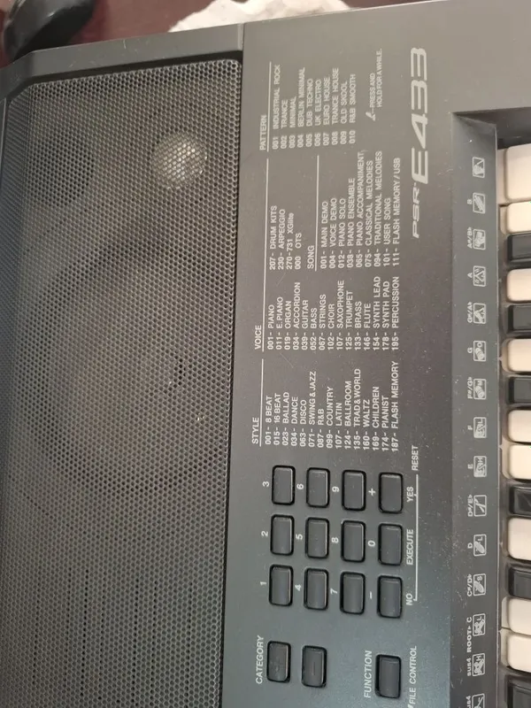 Sintezator YAMAHA E433 sotiladi 2 Sintezator YAMAHA E433 sotiladi 2