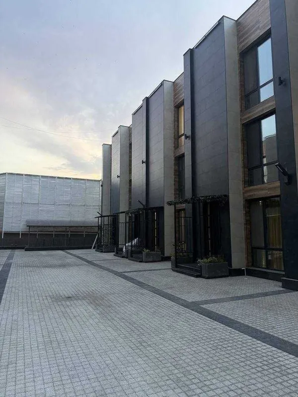 Таунхаус 237 м² в ЖК Tiara Residence | 3 этажа | Паркинг 5