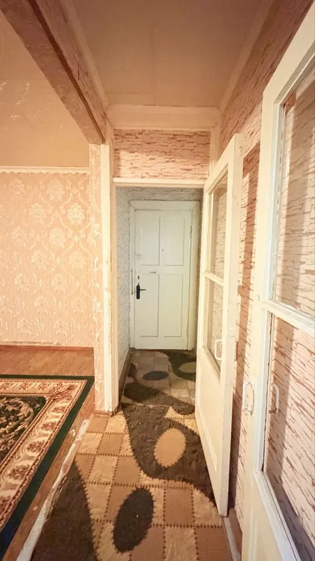 Zudlik bilan frunze massifda 1 xonali kv ijaraga beriladi 5
