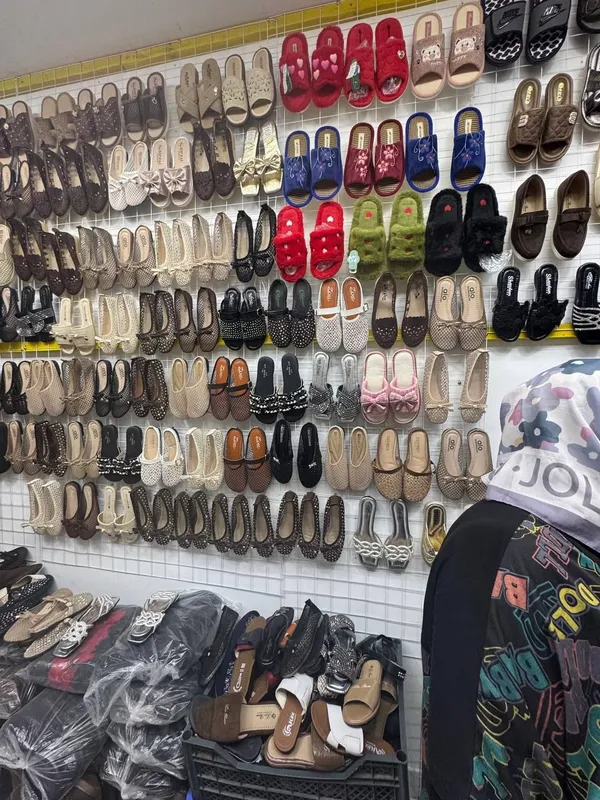 arzon va sifatli liboslar oyoq kiyimlar bor 7 arzon va sifatli liboslar oyoq kiyimlar bor 7