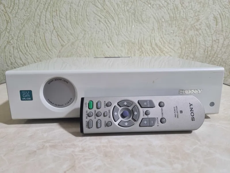 Proektor Sony VPL-CS5 JAPAN