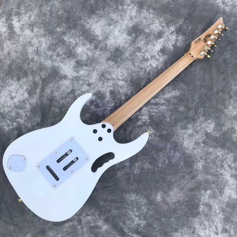 Электрогитара Ibanez 5 Электрогитара Ibanez 5
