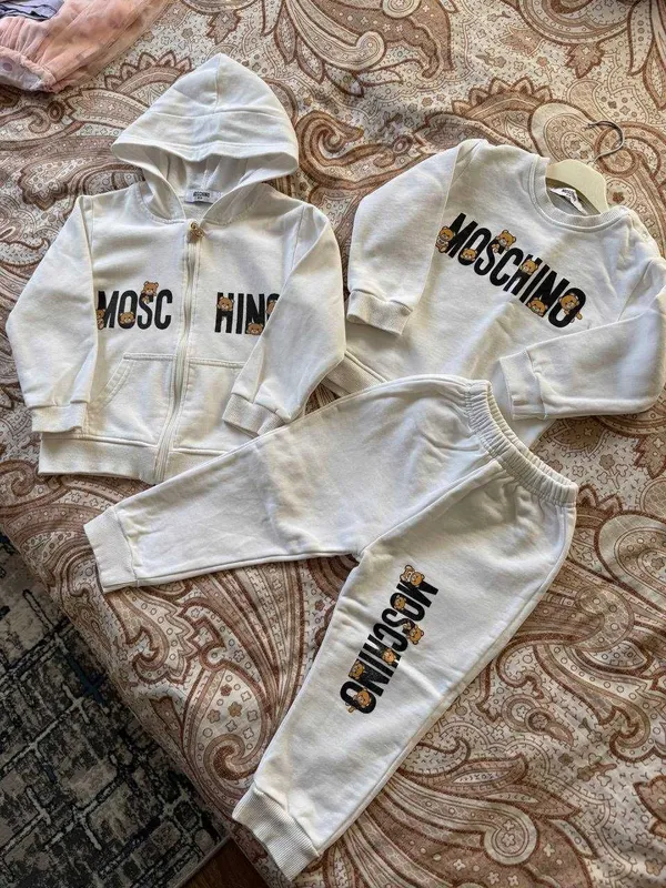 Срочно! Костюм 3-ка ф. Moschino 2-3 года (Унисекс)