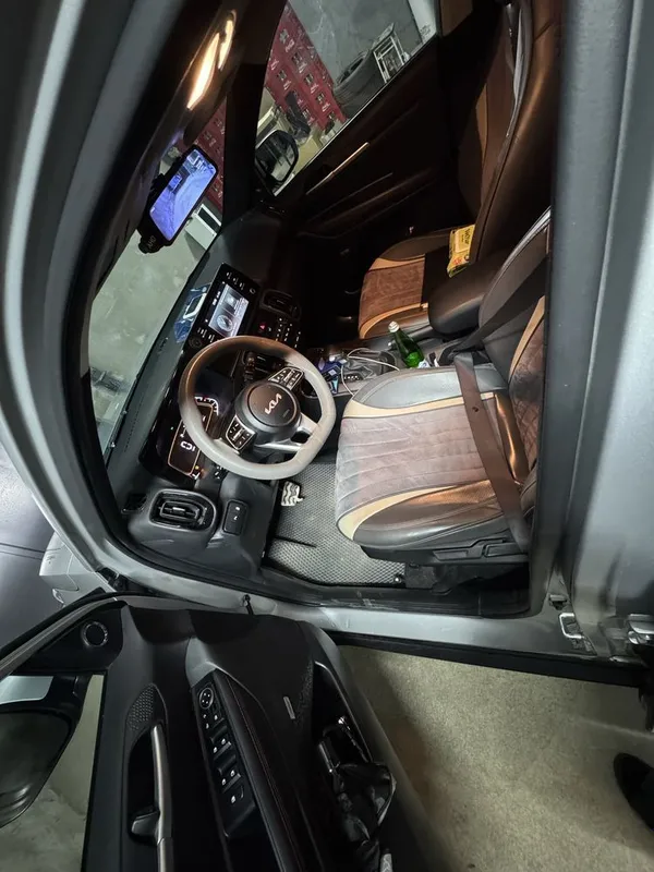Kia SONET 2025/2025 3 poz FULL 27 500km probeg METAN — фото 3