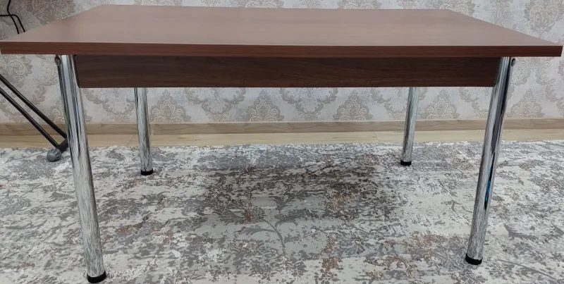 Жуда яхши холатдаги столлар сотилади